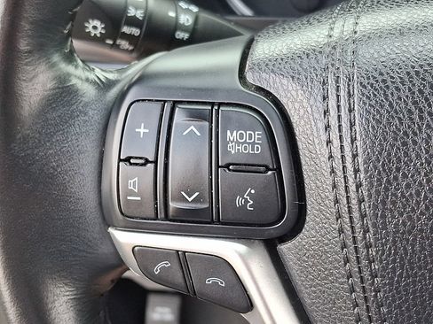 Used 2017 Toyota Highlander Plus AWD/4WD image 23