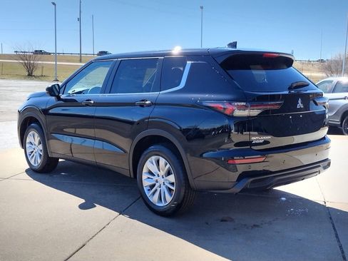 New 2026 Mitsubishi Outlander ES image 18