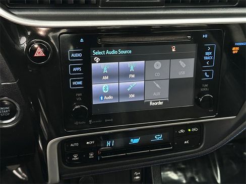 Used 2018 Toyota Corolla SE image 29