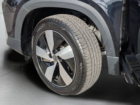 Certified 2025 Volkswagen Taos S AWD/4WD image 33