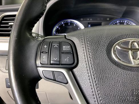 Used 2019 Toyota Highlander Limited image 27