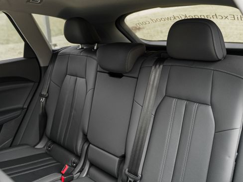 Certified 2025 Audi Q5 Premium w/ Convenience Package image 25