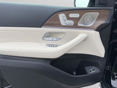New 2026 Mercedes-Benz GLS 450 4MATIC image 25