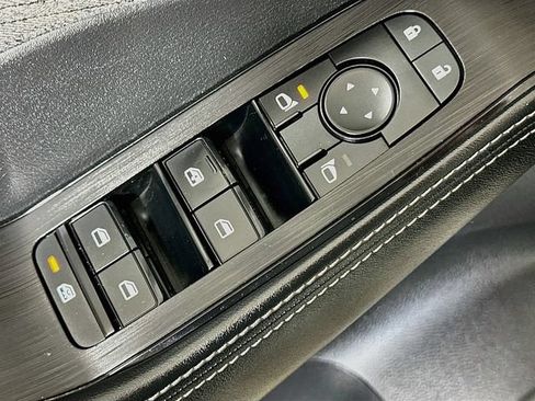 Used 2023 Nissan Rogue SV FWD image 18