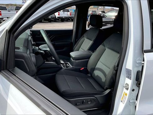 New 2026 Chevrolet Colorado W/T w/ WT Custom Package image 9