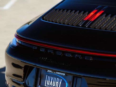 Used 2022 Porsche 911 Carrera S RWD image 22