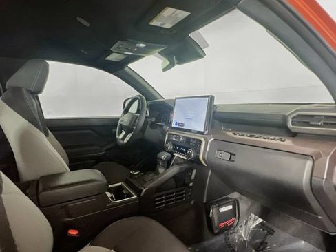 Used 2025 Toyota Tacoma TRD Sport AWD/4WD image 22