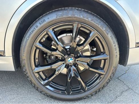 Used 2023 BMW X7 xDrive40i w/ Executive Package AWD/4WD image 4