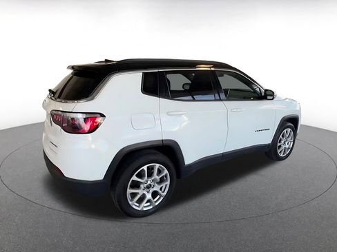 Used 2025 Jeep Compass Limited AWD/4WD image 16
