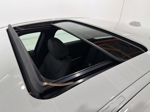 Used 2025 BMW 330i xDrive Sedan w/ Convenience Package image 27