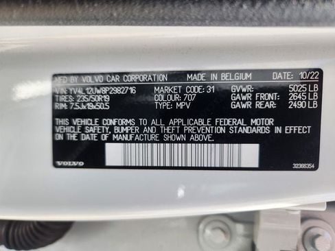 Certified 2023 Volvo XC40 B5 Plus w/ Protection Package Premier AWD/4WD image 27