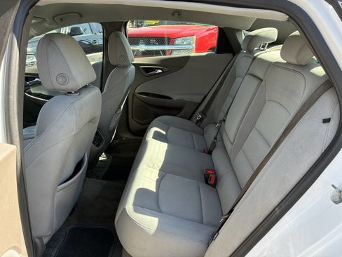 Used 2020 Chevrolet Malibu LT FWD image 4