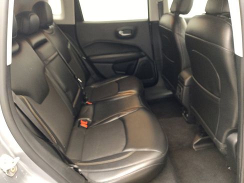 Used 2018 Jeep Compass Latitude w/ Popular Equipment Group FWD image 19