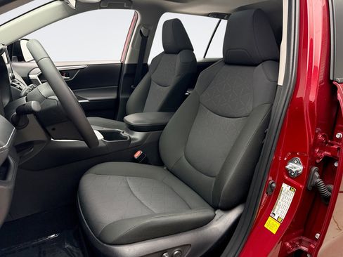 Used 2025 Toyota RAV4 XLE w/ Convenience Package AWD/4WD image 11