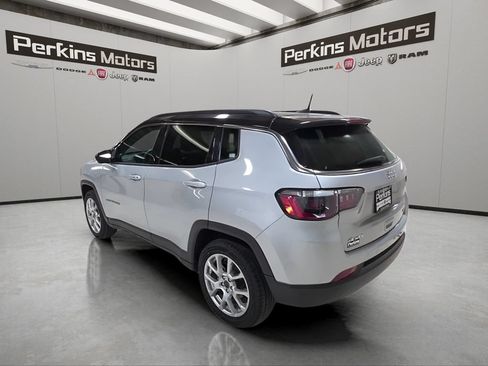 Certified 2025 Jeep Compass Limited AWD/4WD image 8