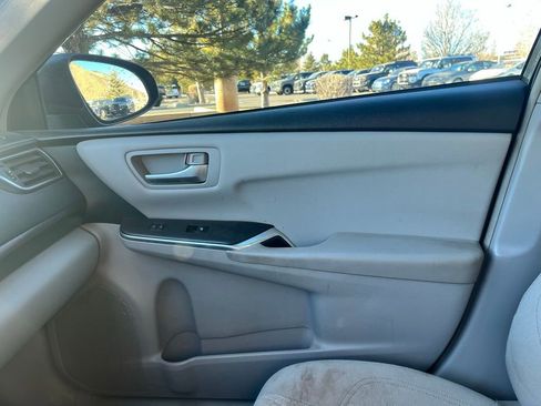 Used 2017 Toyota Camry LE image 17