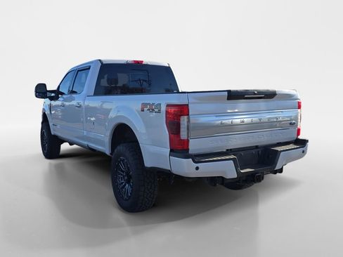 Used 2019 Ford F350 Limited image 3