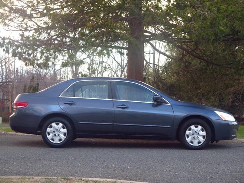 Used 2003 Honda Accord LX image 5