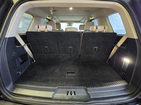 Used 2024 Ford Expedition Limited image 9