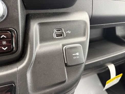 Used 2026 RAM ProMaster 2500 w/ Convenience Group FWD image 25
