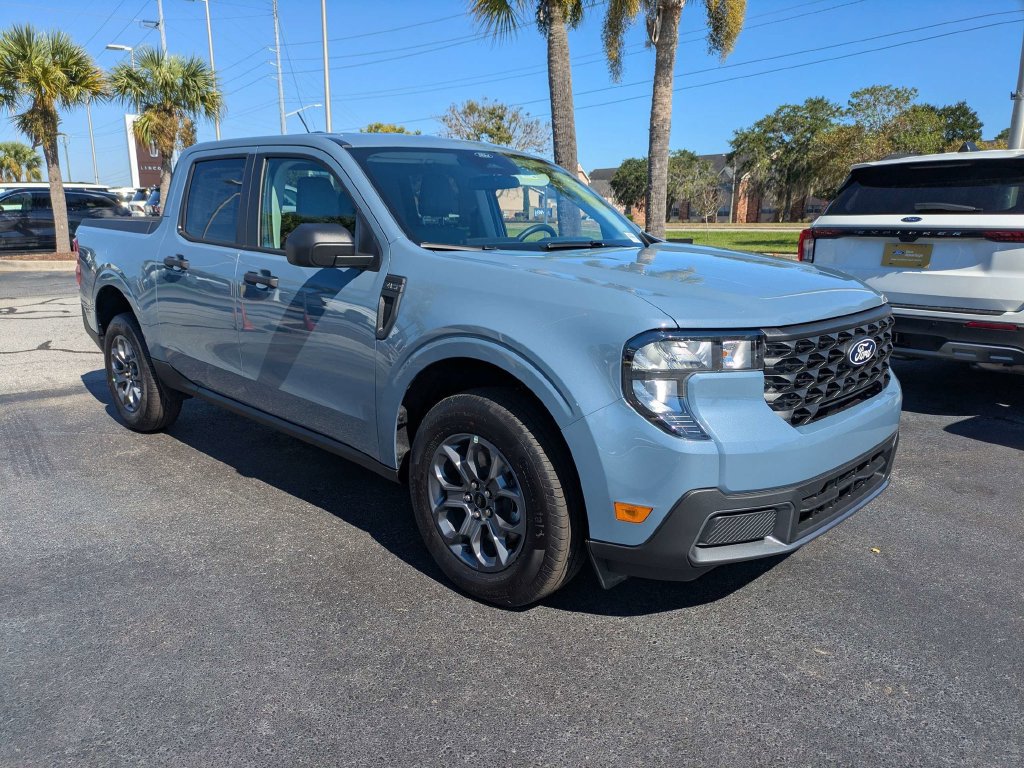 New 2026 Ford Maverick XLT w/ Equipment Group 301A AWD/4WD image 2