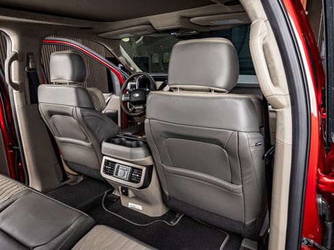 Used 2026 Ford F250 Platinum w/ Platinum Plus Package image 31