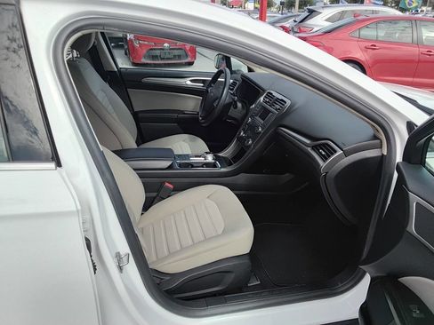 Used 2020 Ford Fusion S image 4