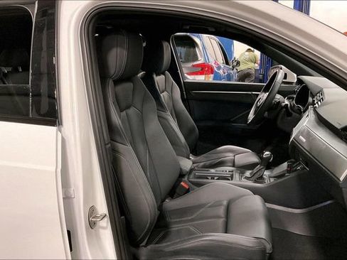 Certified 2025 Audi Q3 2.0T Premium w/ Convenience Package image 7