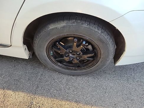 Used 2015 Toyota Prius Three FWD image 5