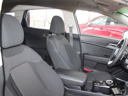 Used 2023 Kia Sportage LX AWD/4WD image 39