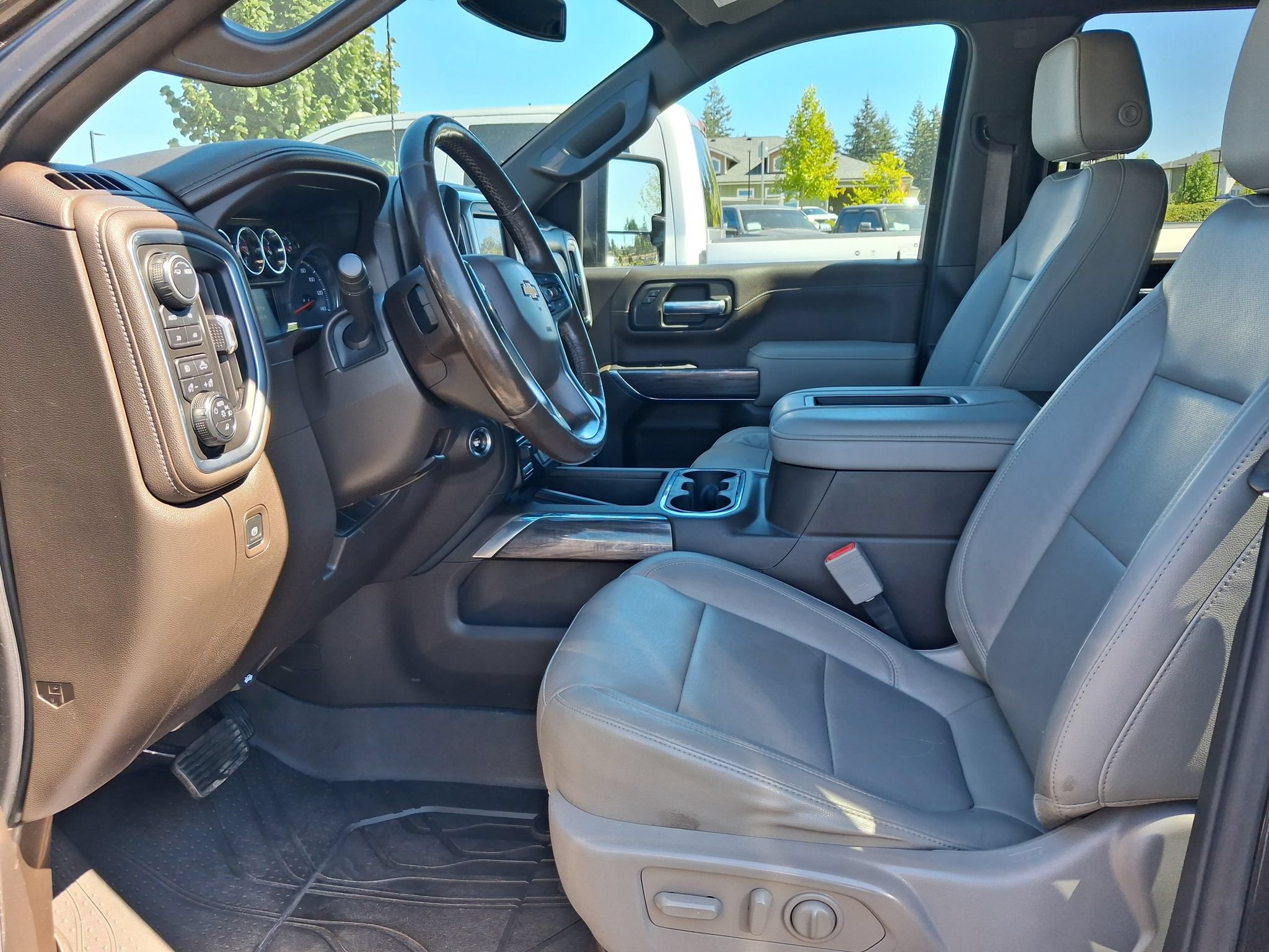 Used 2020 Chevrolet Silverado 3500 LTZ w/ LTZ Convenience Package AWD/4WD image 20