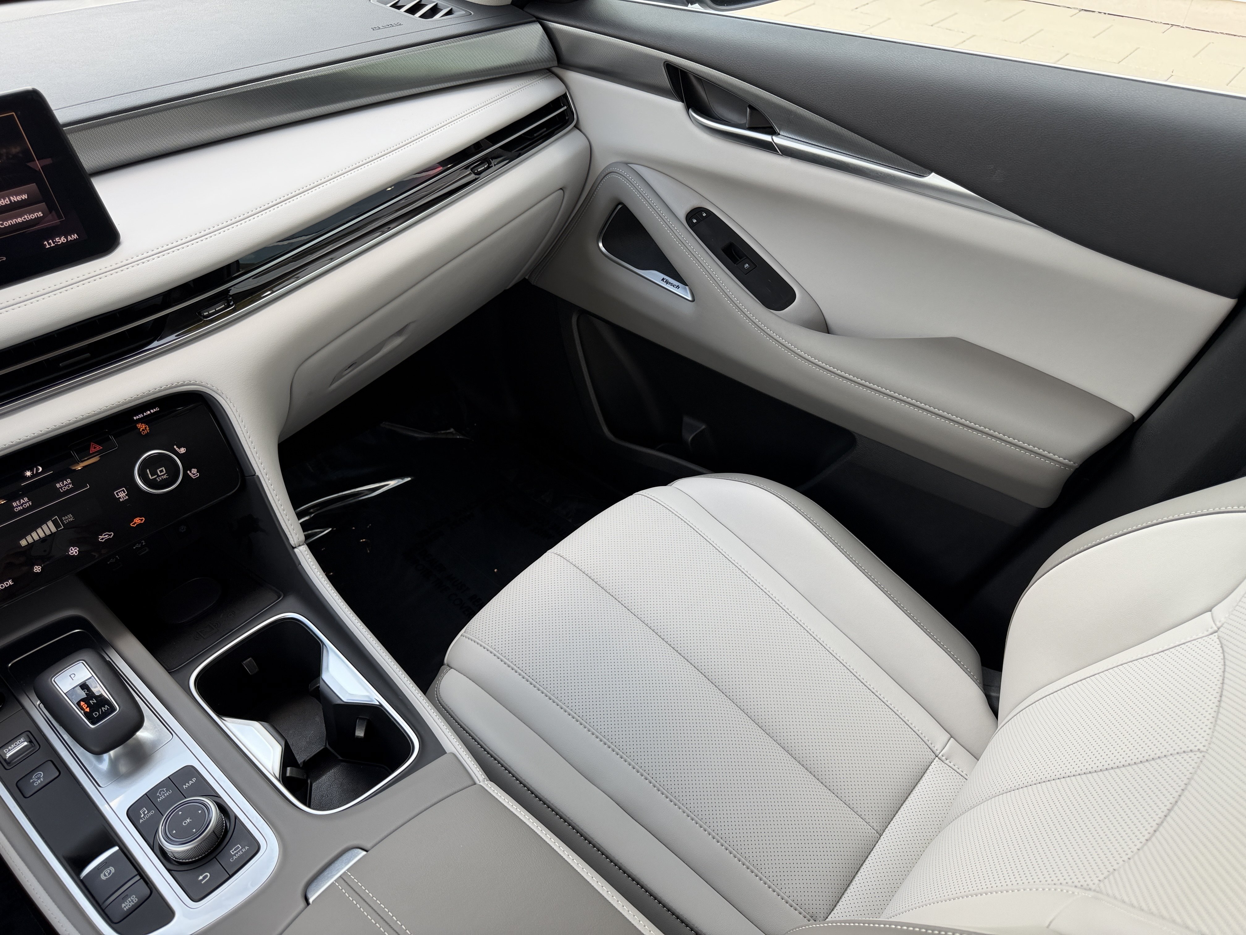 Certified 2027 INFINITI QX60 Luxe w/ Family Package FWD image 17