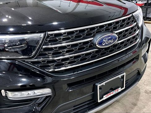 Used 2022 Ford Explorer XLT w/ Equipment Group 202A AWD/4WD image 27