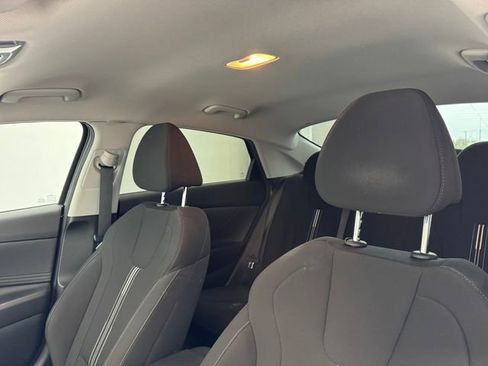 Used 2023 Hyundai Elantra SEL w/ Convenience Package image 5