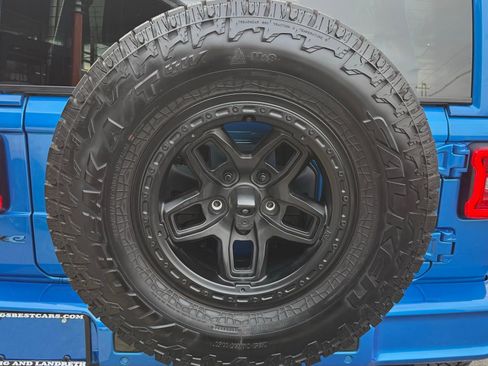 Used 2022 Jeep Wrangler Unlimited Sahara image 6