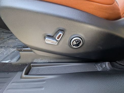 New 2026 Chrysler Pacifica Pinnacle w/ Trailer Tow Group AWD/4WD image 46