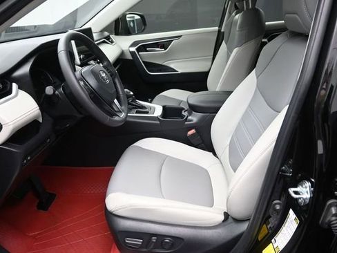 Used 2025 Toyota RAV4 XLE Premium FWD image 21