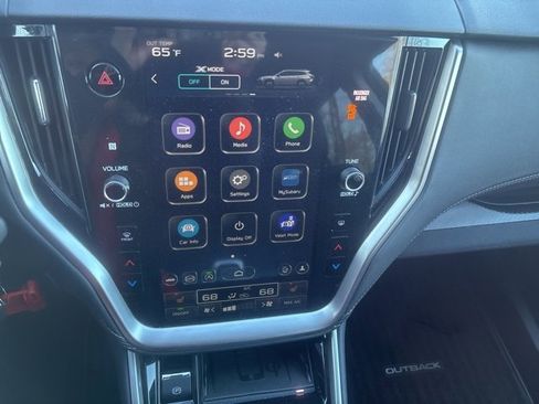 Used 2023 Subaru Outback Premium image 12