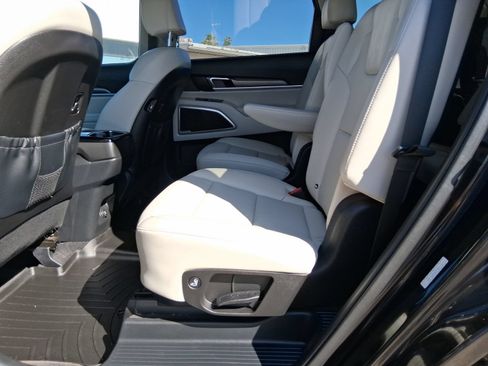 Used 2022 Kia Telluride S AWD/4WD image 9