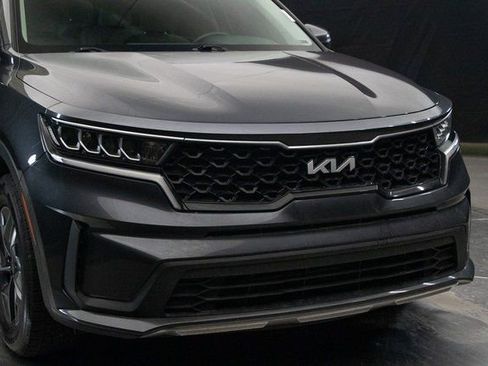 Used 2022 Kia Sorento S image 3