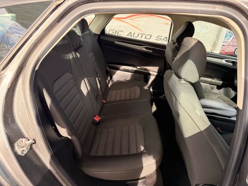 Used 2020 Ford Fusion SE image 22