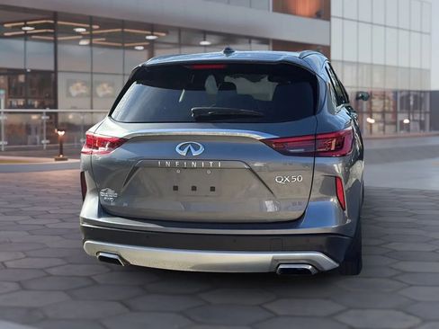 Used 2019 INFINITI QX50 Essential w/ Premium Heat Package image 11