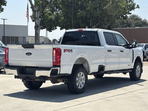 Used 2023 Ford F250 XLT w/ FX4 Off-Road Package AWD/4WD image 3