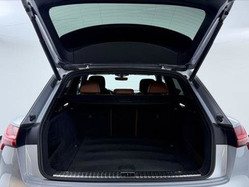 Used 2022 Audi e-tron Premium AWD/4WD image 18