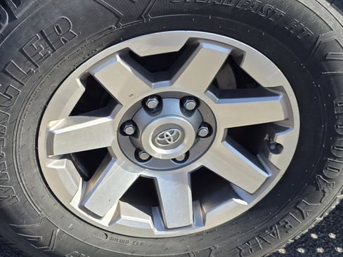 Used 2015 Toyota 4Runner Trail Premium image 12