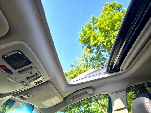 Used 2016 Subaru Outback 3.6R Limited image 19