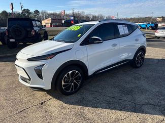 Used 2023 Chevrolet Bolt EUV Premier w/ Sun & Sound Package video 2