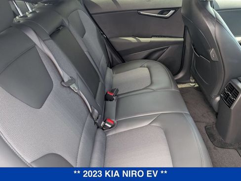 Used 2023 Kia Niro Wind w/ Wind Preserve Package FWD image 39