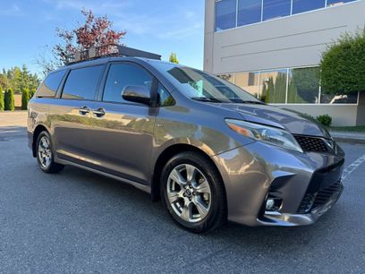 Used 2019 Toyota Sienna SE w/ SE Preferred Package