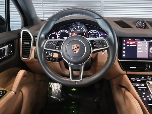 Certified 2023 Porsche Cayenne w/ Premium Package AWD/4WD image 13